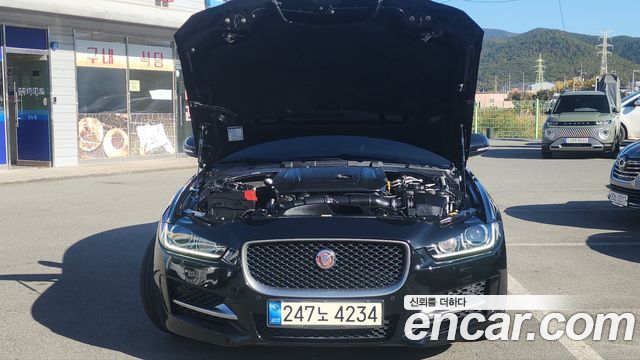 Jaguar XE 20d R-Sport — пробег 99 400 км — фото 5 из 5