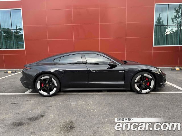Porsche Taycan 4S — пробег 31 000 км — фото 4 из 5